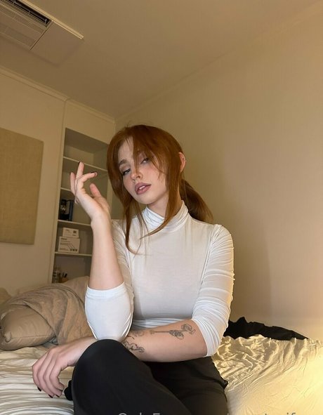 Naakte gelekte OnlyFans-foto van Renatarifree