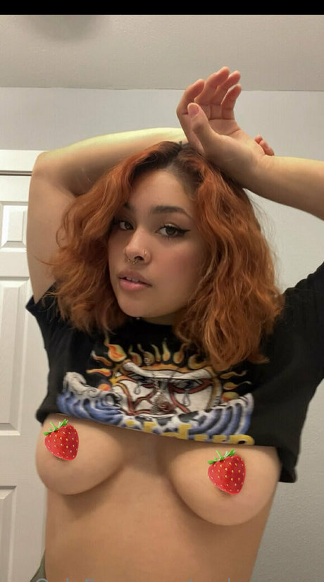 Naakte gelekte OnlyFans-foto van Melenaariel