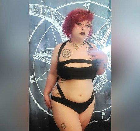 Invictastyxx