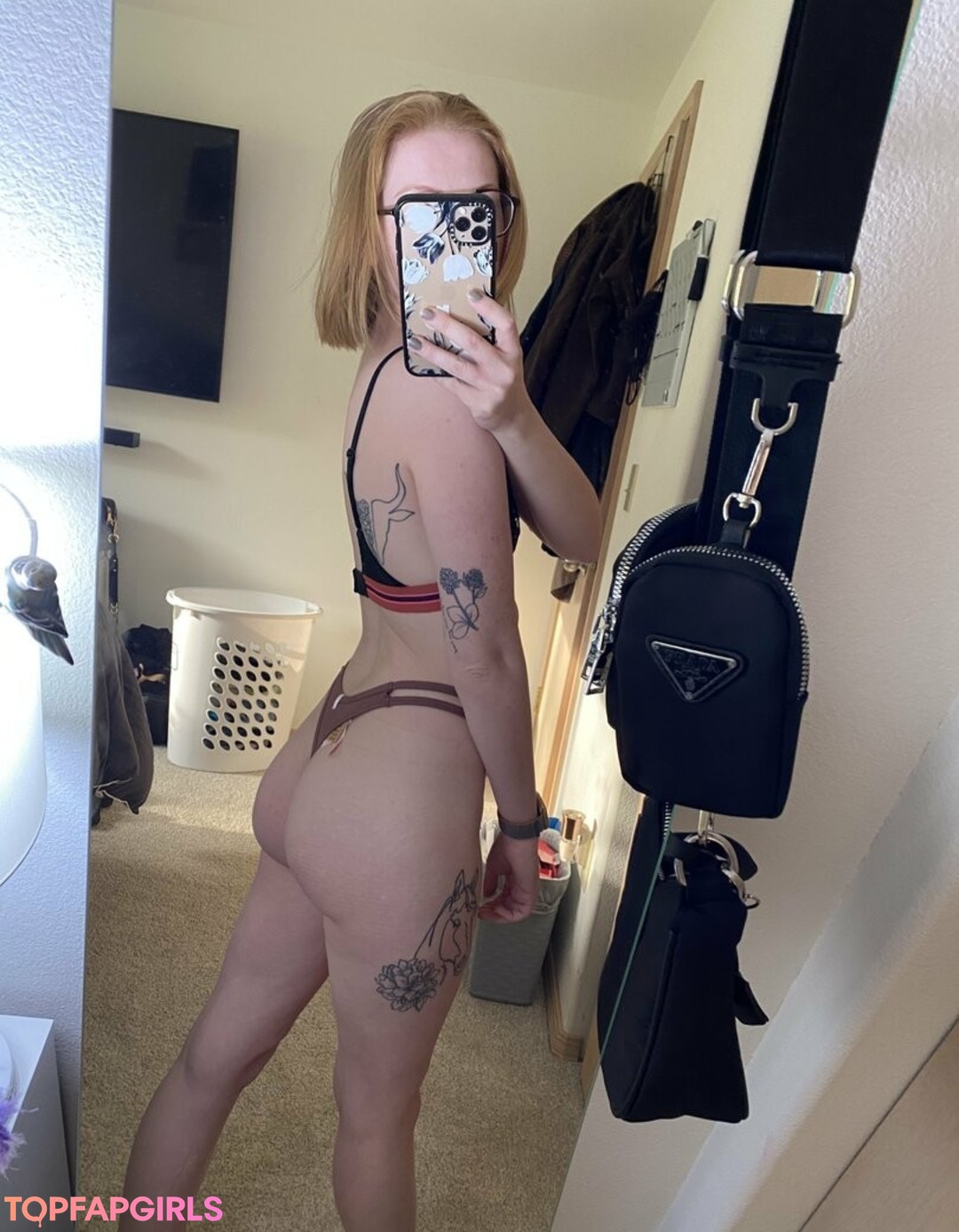 Naakte gelekte OnlyFans-foto van Roxyredhead #2 Naakte gelekte OnlyFans-foto van Roxyredhead #2