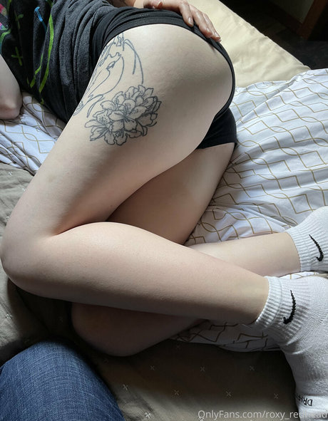 Roxyredhead