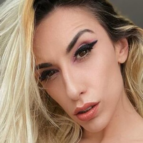 Naakte gelekte OnlyFans-foto van Boobasg