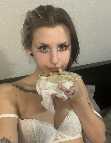 Naakte gelekte OnlyFans-foto van Alienslush