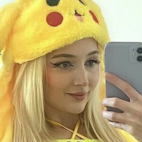 Naakte gelekte OnlyFans-foto van Vivii Plays