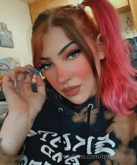 Naakte gelekte OnlyFans-foto van Queenskylie