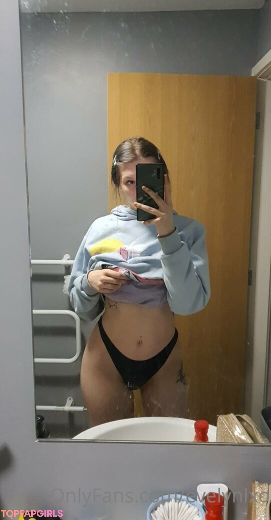 Naakte gelekte OnlyFans-foto van Elysiafayex #2 Naakte gelekte OnlyFans-foto van Elysiafayex #2