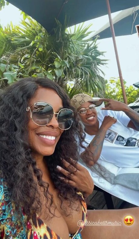 Naakte gelekte OnlyFans-foto van Niecy Nash