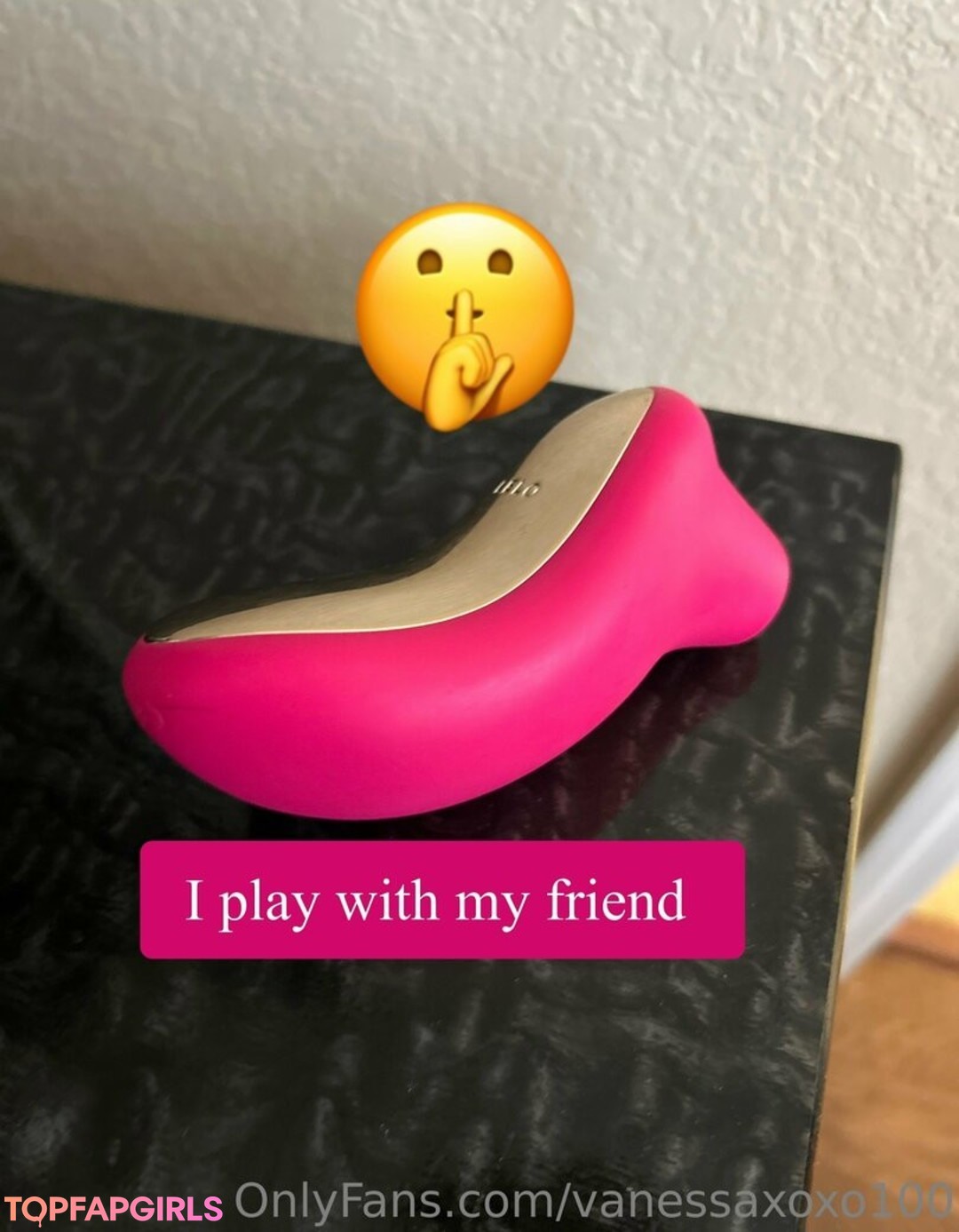 Naakte gelekte OnlyFans-foto van Vanessaxoxo100 #39 Naakte gelekte OnlyFans-foto van Vanessaxoxo100 #39