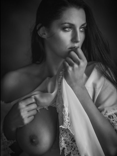 Naakte gelekte OnlyFans-foto van Tanja