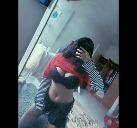 Naakte gelekte OnlyFans-foto van Woshieggie