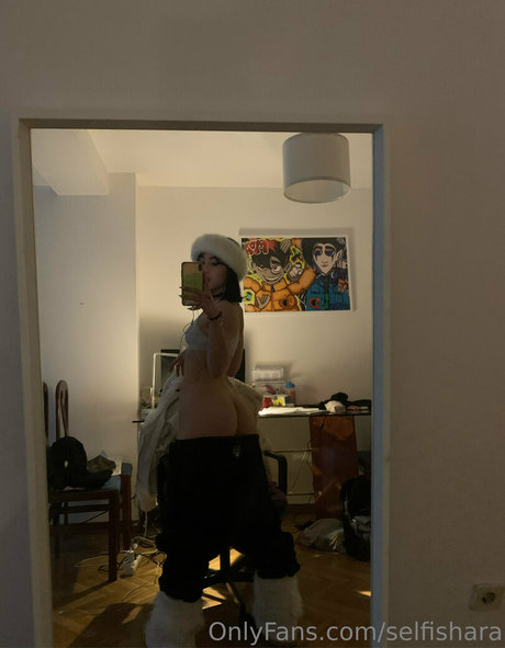 Naakte gelekte OnlyFans-foto van Selfishara