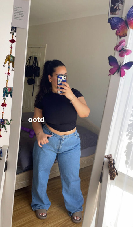 Naakte gelekte OnlyFans-foto van Sibel T