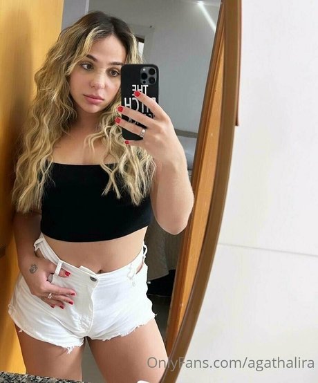 Naakte gelekte OnlyFans-foto van Agathalira