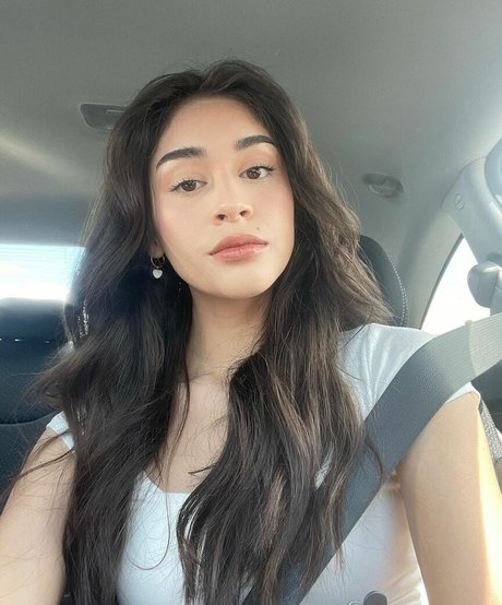 Naakte gelekte OnlyFans-foto van Tayloryorktamayo