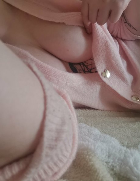 Naakte gelekte OnlyFans-foto van Mossfairy