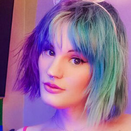 Naakte gelekte OnlyFans-foto van Violet Haze