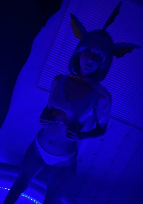 Naakte gelekte OnlyFans-foto van Eveelliot