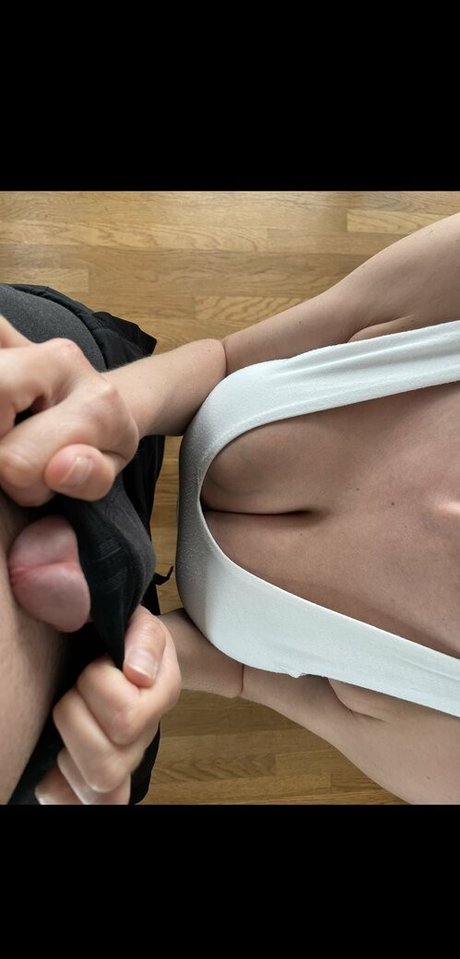 Naakte gelekte OnlyFans-foto van Pineapples699