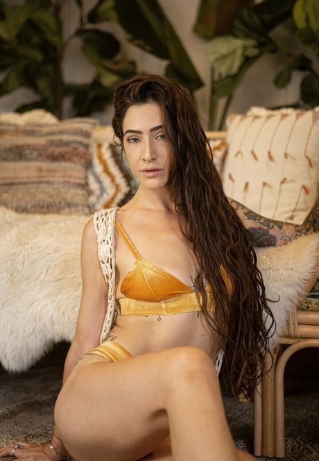 Naakte gelekte OnlyFans-foto van Littleastronaut