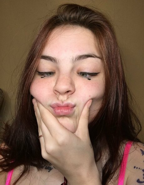 Naakte gelekte OnlyFans-foto van Demonicdollyyysfw