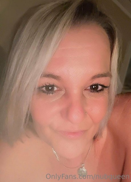 Naakte gelekte OnlyFans-foto van Nubqueen