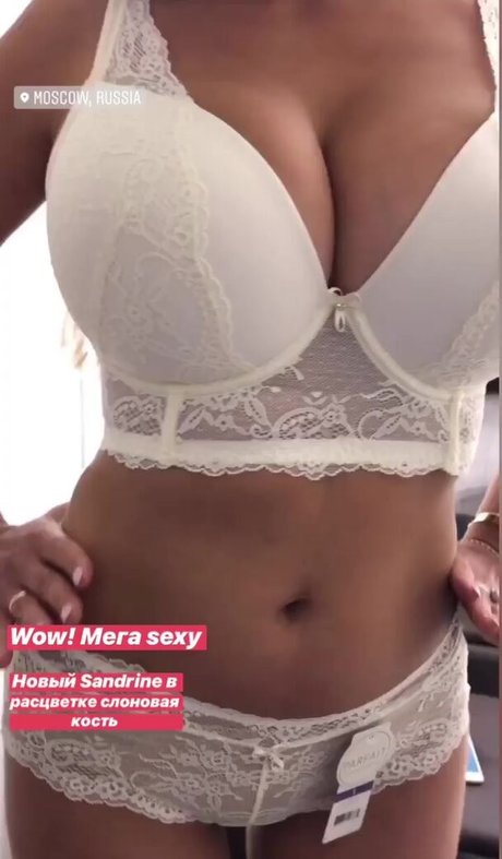 Naakte gelekte OnlyFans-foto van Galina Marian