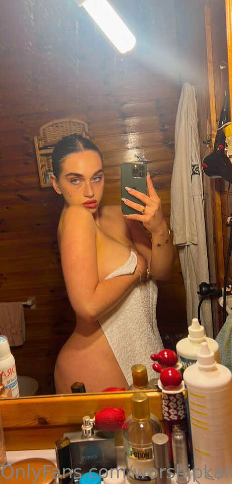 Naakte gelekte OnlyFans-foto van Worshipkaia