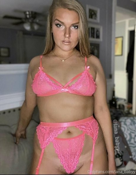 Naakte gelekte OnlyFans-foto van Lanababyy