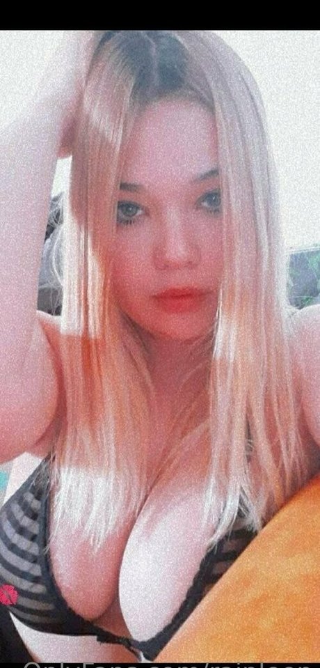 Naakte gelekte OnlyFans-foto van Rainleen