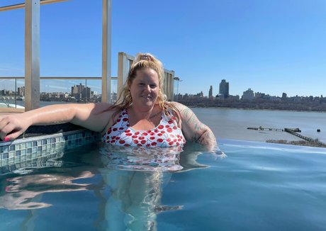 Naakte gelekte OnlyFans-foto van Sexylexilulu