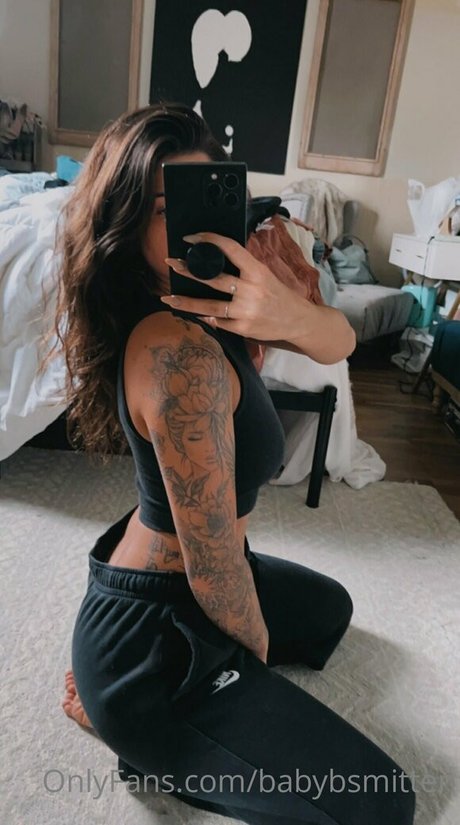 Naakte gelekte OnlyFans-foto van Babybsmitten