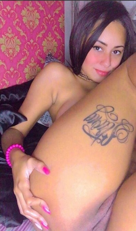 Naakte gelekte OnlyFans-foto van Ana Manso