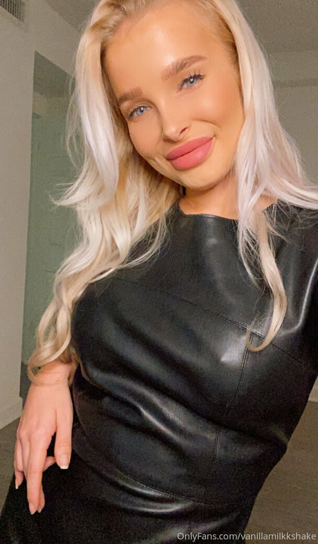 Naakte gelekte OnlyFans-foto van Angelpussy18