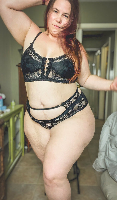 Naakte gelekte OnlyFans-foto van Thejacquielaitiere