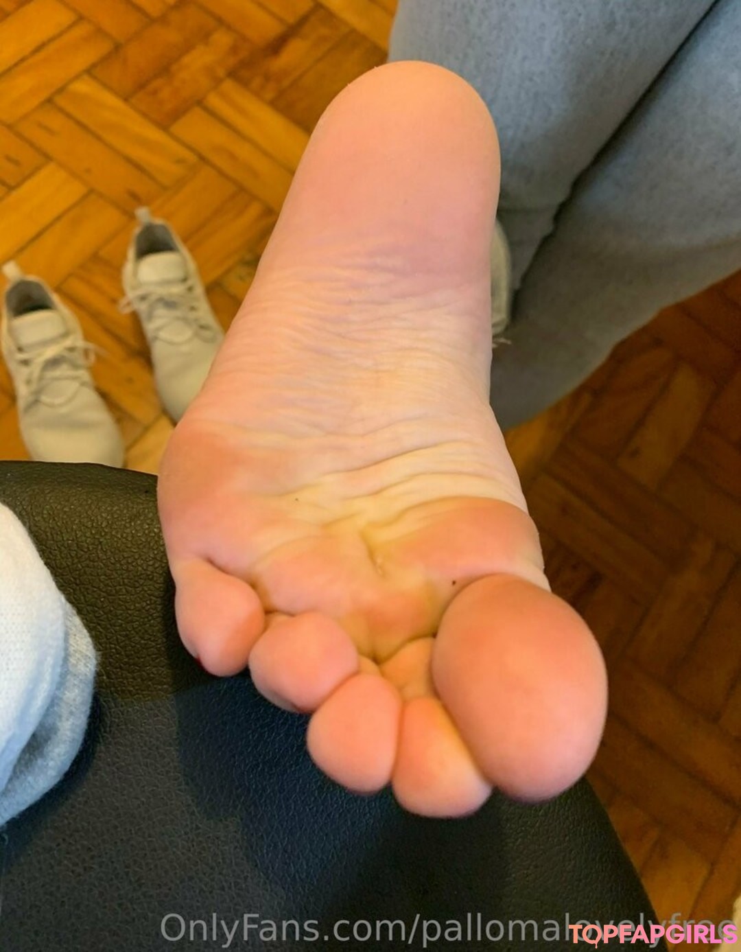 Naakte gelekte OnlyFans-foto van Pallomalovelyfree #4 Naakte gelekte OnlyFans-foto van Pallomalovelyfree #4
