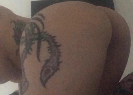 Naakte gelekte OnlyFans-foto van Carina Rosa Silveira
