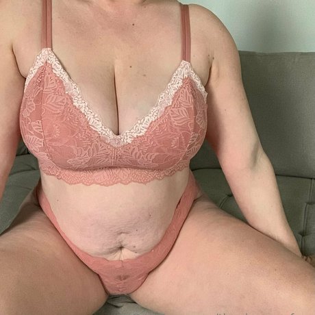 Naakte gelekte OnlyFans-foto van Theejanessafree