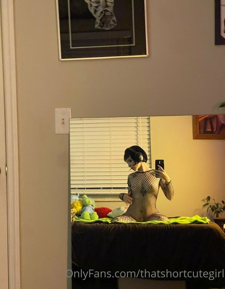 Naakte gelekte OnlyFans-foto van Thatshortcutegirl