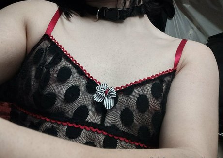 Naakte gelekte OnlyFans-foto van Kadthepup