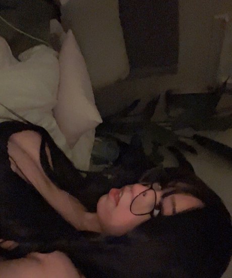 Naakte gelekte OnlyFans-foto van Aliyah Delaney