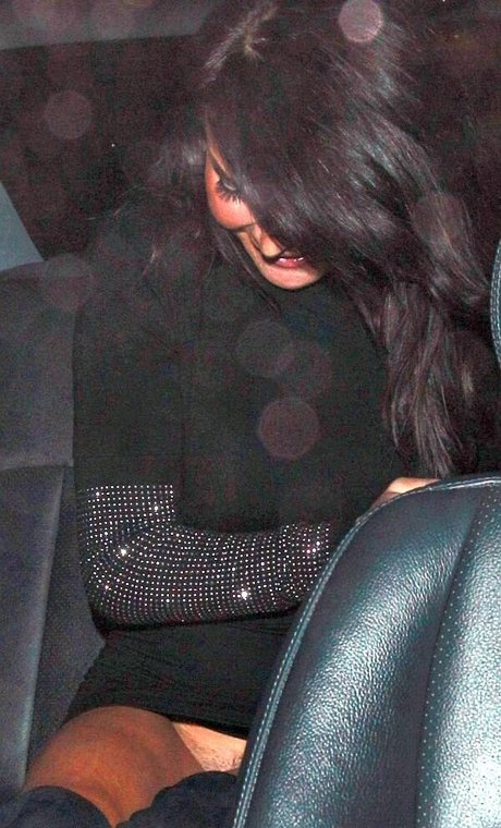Naakte gelekte OnlyFans-foto van Lizzie Cundy