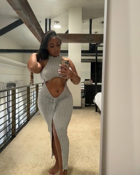 Naakte gelekte OnlyFans-foto van Lexxiibaebie