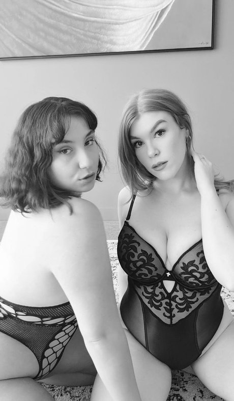 Naakte gelekte OnlyFans-foto van Scarlett Grace