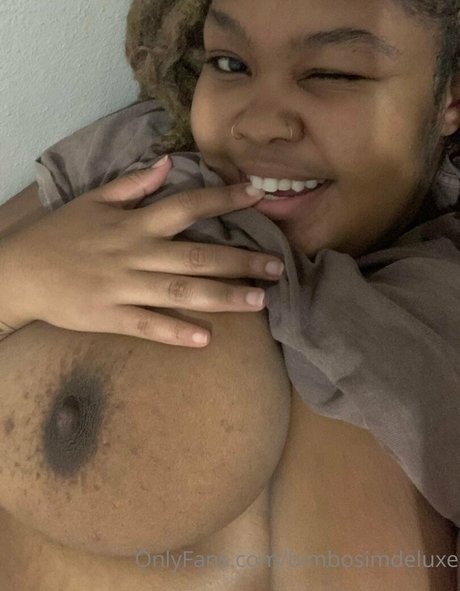 Naakte gelekte OnlyFans-foto van Bimbosimdeluxe