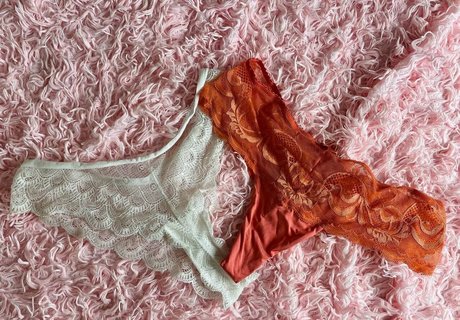 Naakte gelekte OnlyFans-foto van Helgapataki