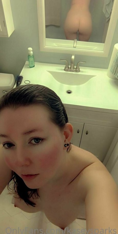 Naakte gelekte OnlyFans-foto van Kaseysparks