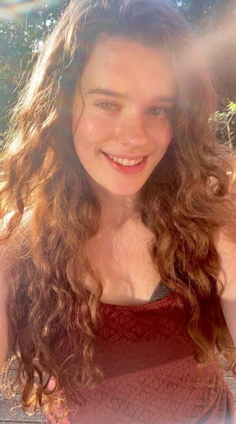 Naakte gelekte OnlyFans-foto van Kesde