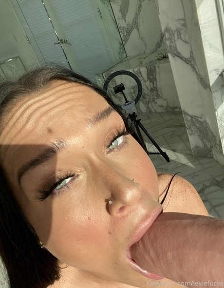 Naakte gelekte OnlyFans-foto van Lexiefucks