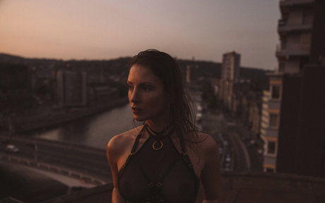 Naakte gelekte OnlyFans-foto van Miluniel Louis