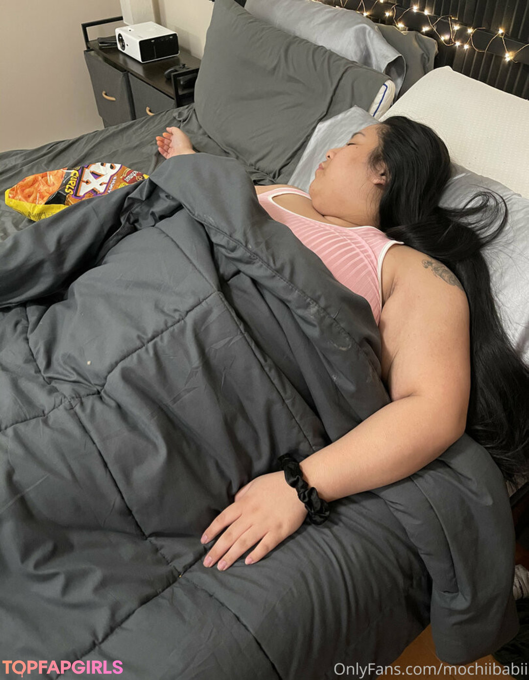 Naakte gelekte OnlyFans-foto van Mochiibabii #1 Naakte gelekte OnlyFans-foto van Mochiibabii #1
